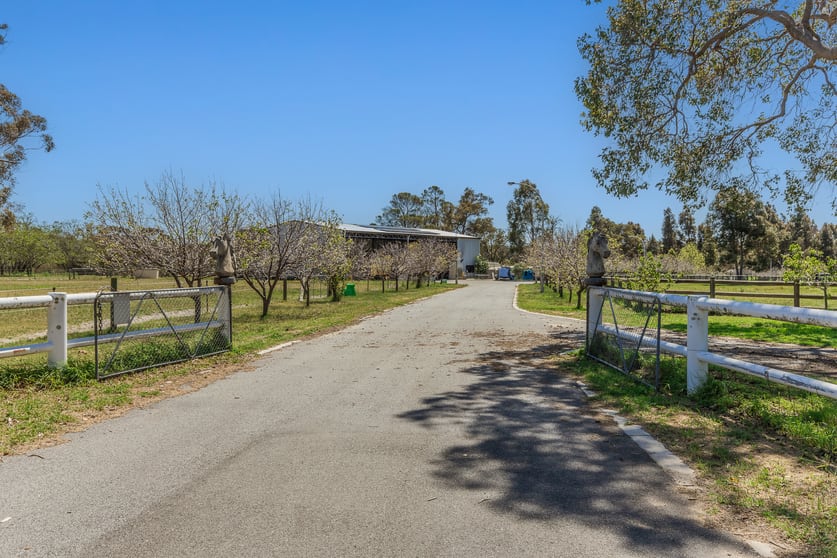 Click to view all images 1 Shanley Road Mardella WA 6125 - Image 2
