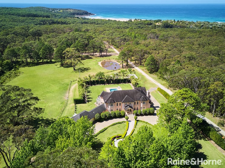Click to view all images F279A Princes Highway 'Chateau Morrow' Burrill Lake NSW 2539 - Image 1