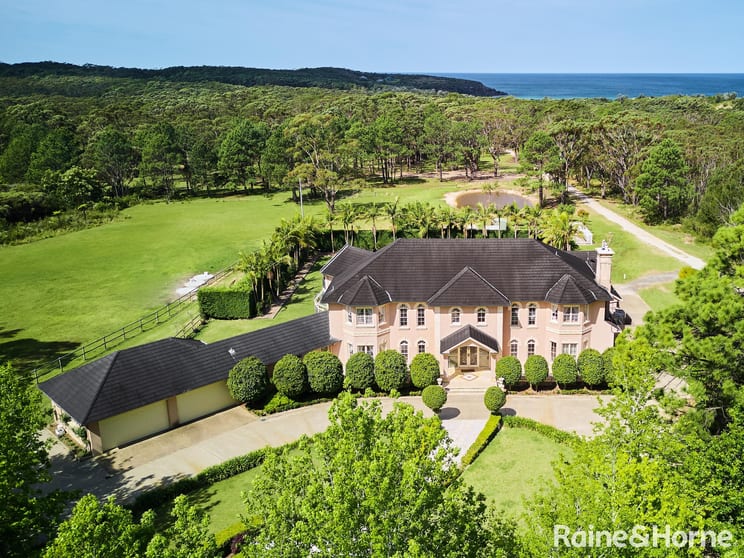 Click to view all images F279A Princes Highway 'Chateau Morrow' Burrill Lake NSW 2539 - Image 2