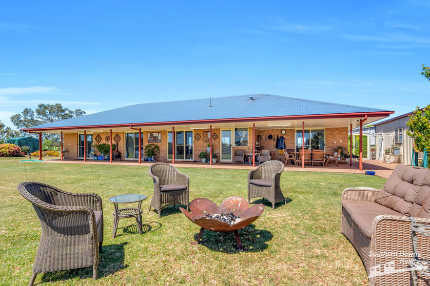 Click to view all images 4 Browns Road Dalveen QLD 4374 - Image 1