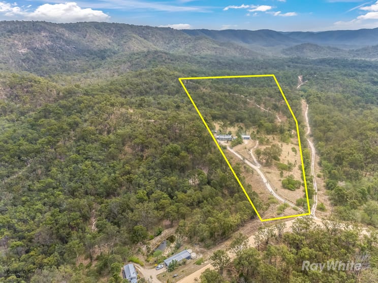 Click to view all images 108 Wonbah Avenue Wonbah QLD 4671 - Image 2
