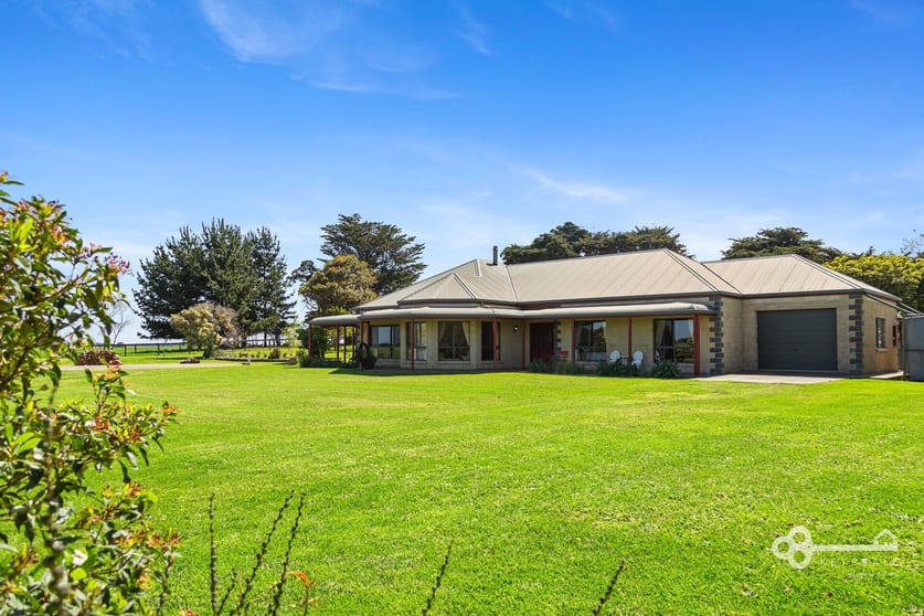 Click to view all images 209 Atkin Road Kongorong SA 5291 - Image 2