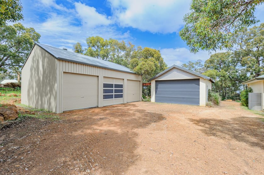 Click to view all images 200 Boulonnais Drive Brigadoon WA 6069 - Image 3