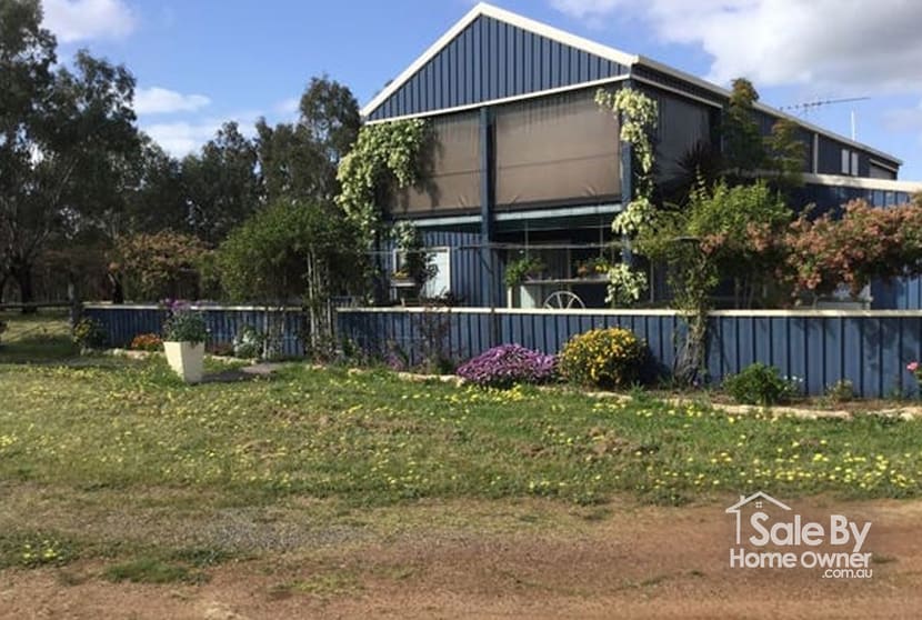 Click to view all images 17 McGuire Road Broomehill Village WA 6318 - Image 1