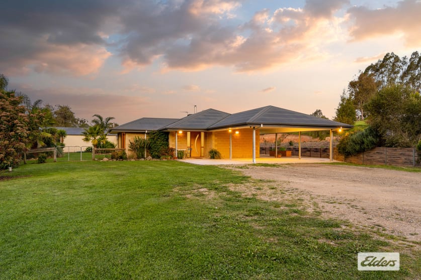 4 Crystal Creek Lane Yackandandah VIC 3749 - Image 2