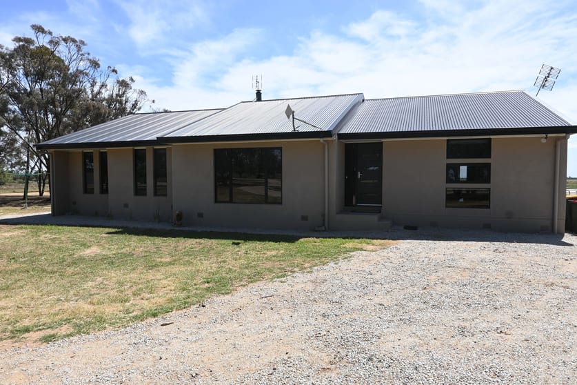 Click to view all images 15 Oneil Street Pyramid Hill VIC 3575 - Image 1