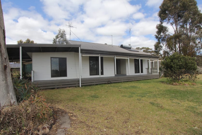 Click to view all images 92 Rayma Road Moormbool West VIC 3523 - Image 3