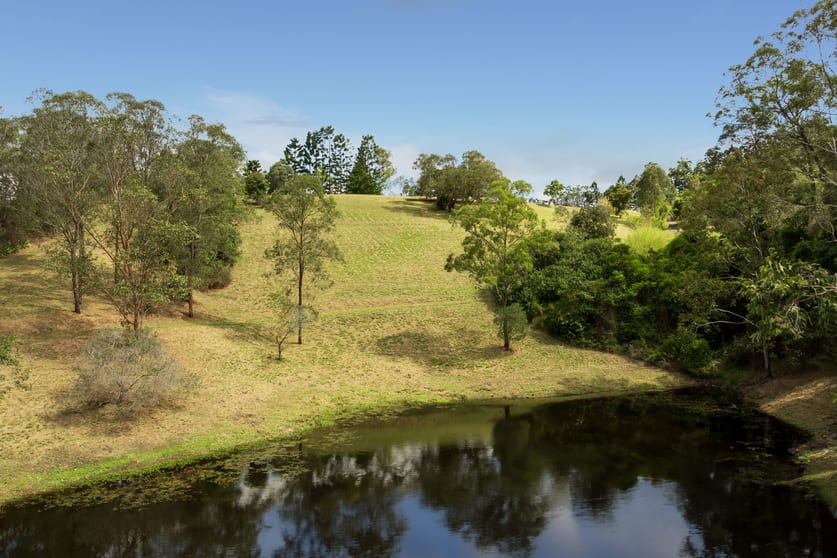 Click to view all images 298 Savages Road Brookfield QLD 4069 - Image 3