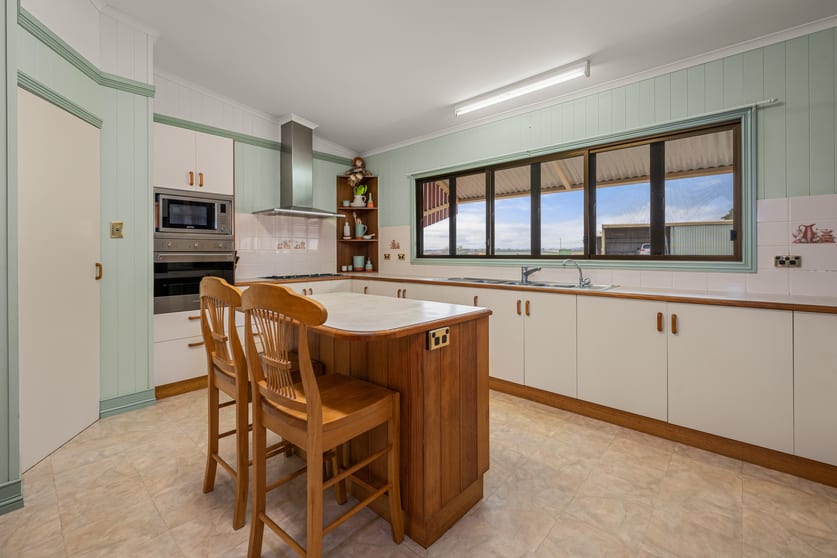 Click to view all images 108 Hill Road Atherton QLD 4883 - Image 3