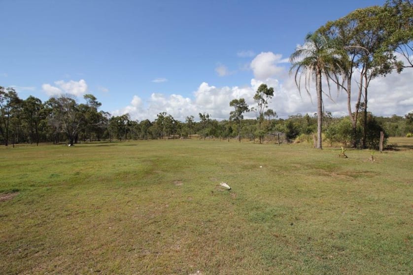 Click to view all images 255 Pacific Drive Deepwater QLD 4674 - Image 3