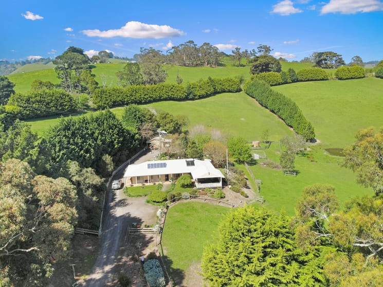 Click to view all images 15 Gallagher Lane Yarragon VIC 3823 - Image 2
