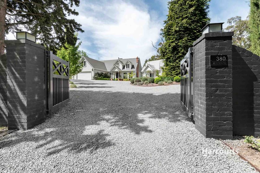 Click to view all images 380 Mt Eirene Road Gembrook VIC 3783 - Image 2