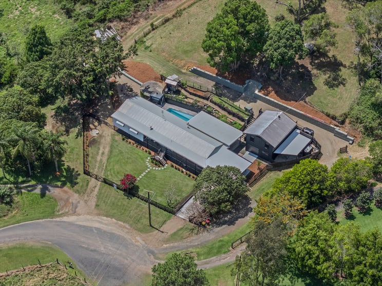 Click to view all images 29 Yalambee Avenue Cudgera Creek NSW 2484 - Image 2