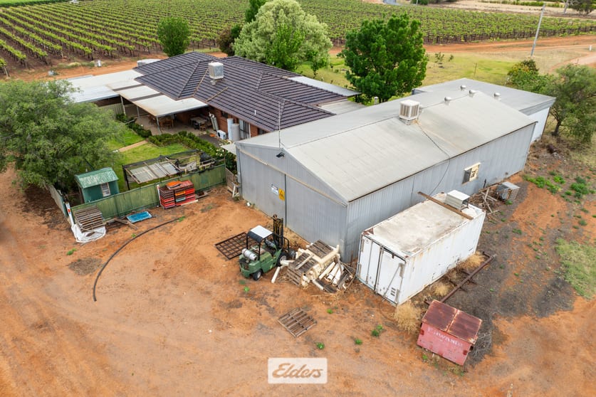 Click to view all images 1011 Coorong Avenue Red Cliffs VIC 3496 - Image 2