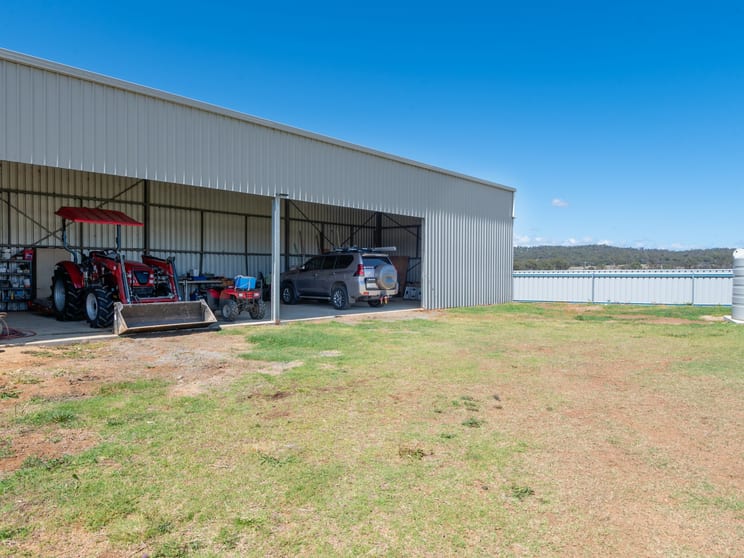 Click to view all images 547 Glen Road Rosenthal Heights QLD 4370 - Image 3