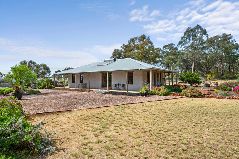 Click to view all images 64 Chalkleys Road Goornong VIC 3557 - Image 2