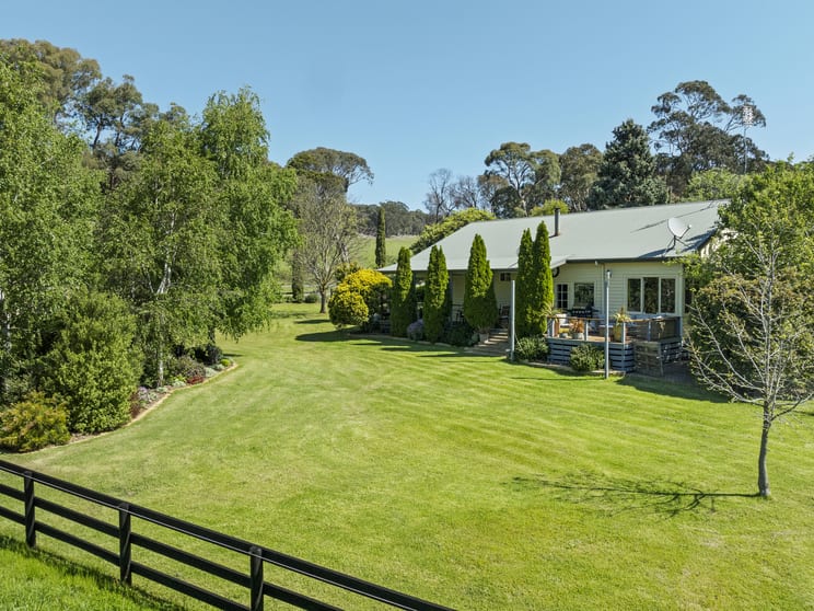 Click to view all images 1587 Euroa-Strathbogie Road Kelvin View VIC 3666 - Image 3