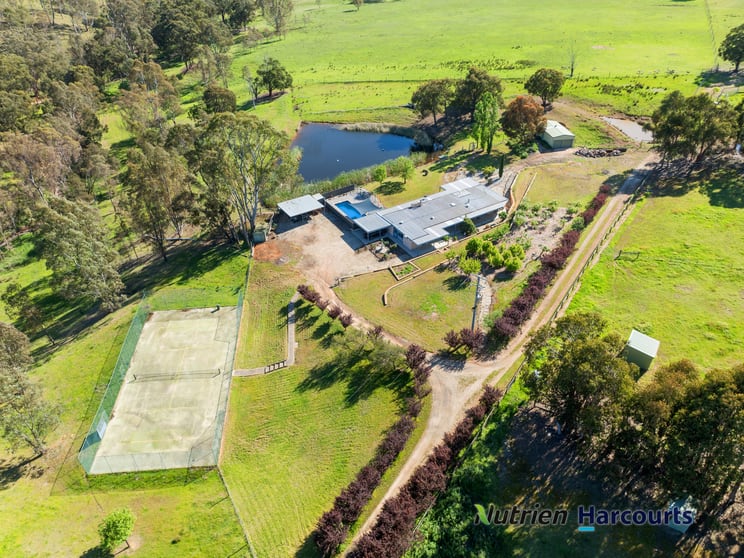 Click to view all images 8590 Goulburn Valley Highway Whiteheads Creek VIC 3660 - Image 2