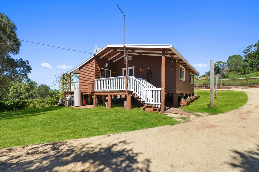 Click to view all images Wigton QLD 4612 - Image 2