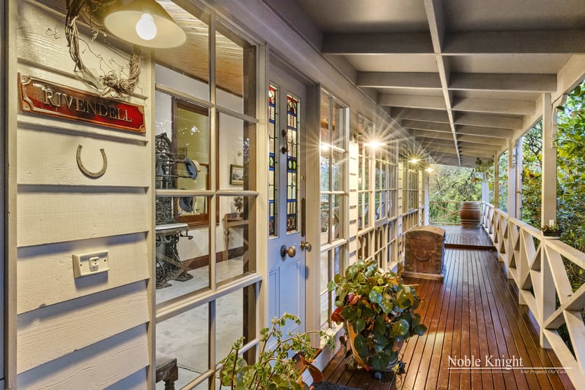 Click to view all images 22 Old Kinglake Road Steels Creek VIC 3775 - Image 3