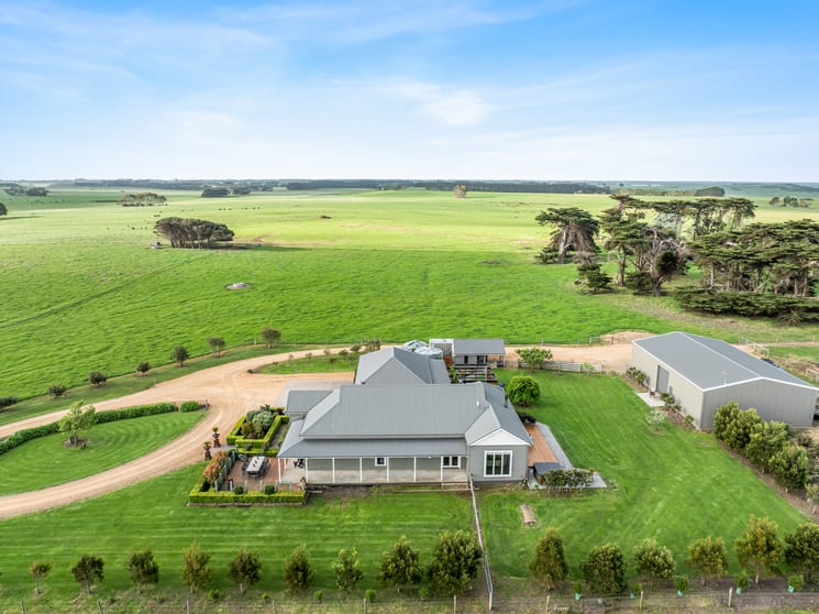 Click to view all images 151 Drylakes Road Allansford VIC 3277 - Image 3