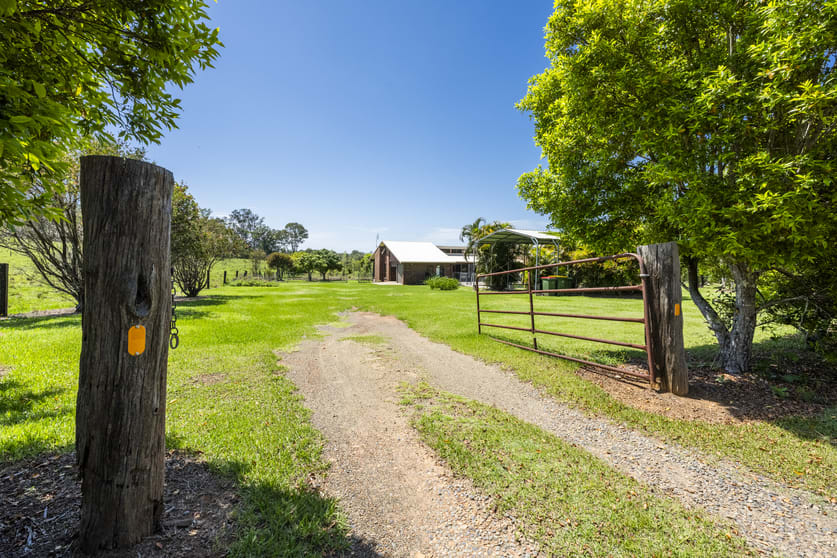 Click to view all images 88 Clarence Way Mountain View NSW 2460 - Image 1
