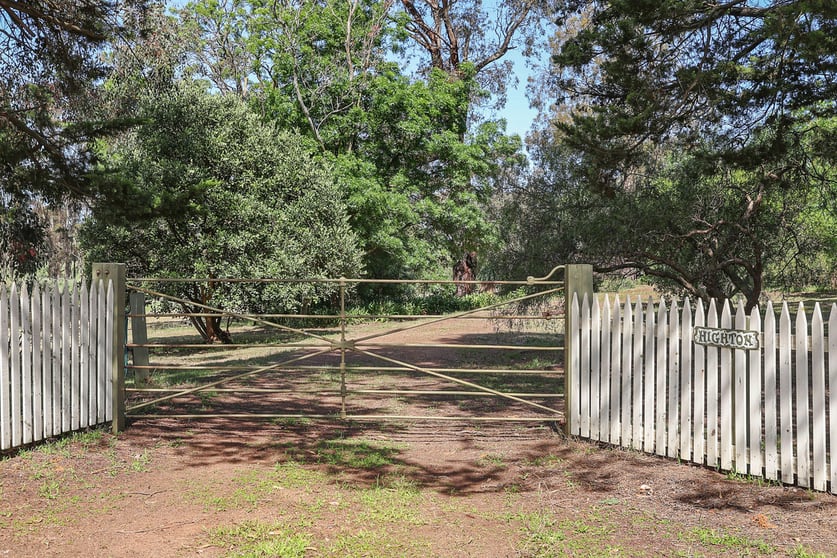 Click to view all images 1 Oman Street Lismore VIC 3324 - Image 2