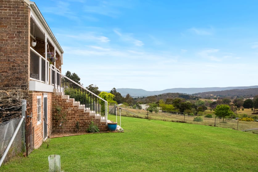 Click to view all images 196 Memorial Road Goulburn NSW 2580 - Image 2