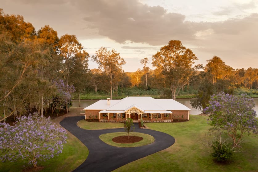 Click to view all images 60 Avonmore Street Moggill QLD 4070 - Image 2