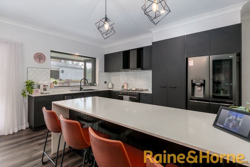 Click to view all images 65 Wattle Road Elong Elong NSW 2831 - Image 3