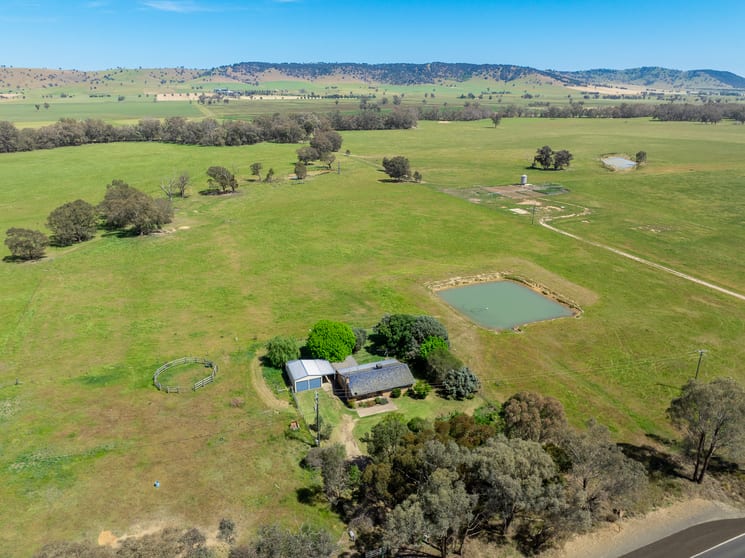 Click to view all images 'Wharree' 5097 Olympic HWY Koorawatha NSW 2807 - Image 2
