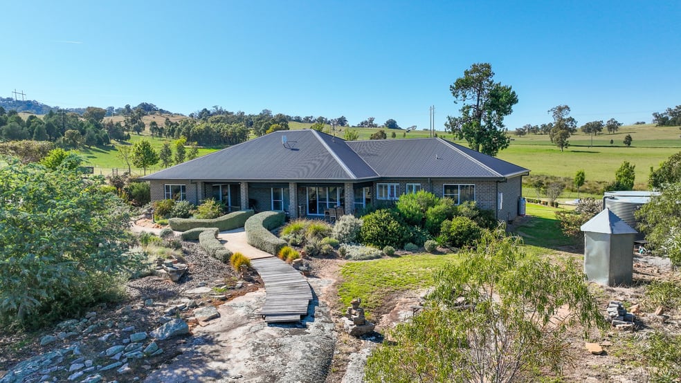Click to view all images 403 Woonooka Road Tamworth NSW 2340 - Image 1