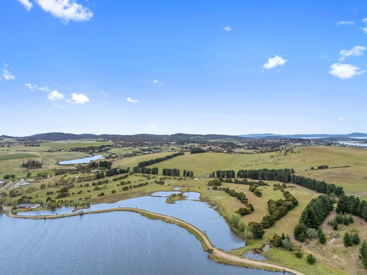 Click to view all images 88 Lewisham Road Forcett TAS 7173 - Image 1
