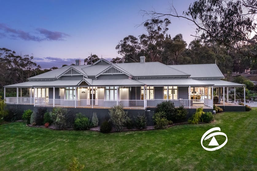 Click to view all images 945 Toomuc Valley Road Pakenham Upper VIC 3810 - Image 1