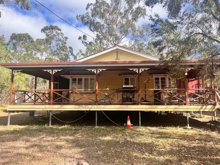 Click to view all images 154 Millstream Parade Millstream QLD 4888 - Image 1
