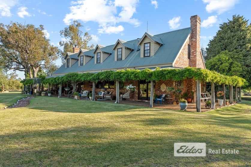 Click to view all images 52 Stirling Road Uduc WA 6220 - Image 2