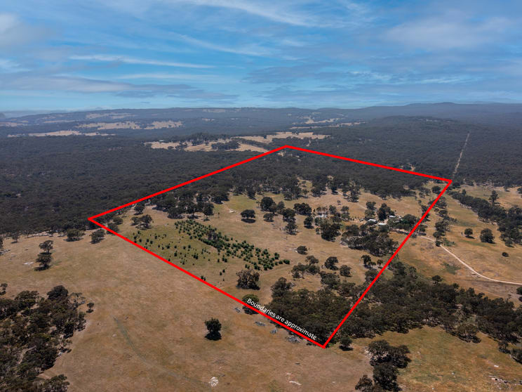 Click to view all images 174 Moores Road Springhurst VIC 3682 - Image 2