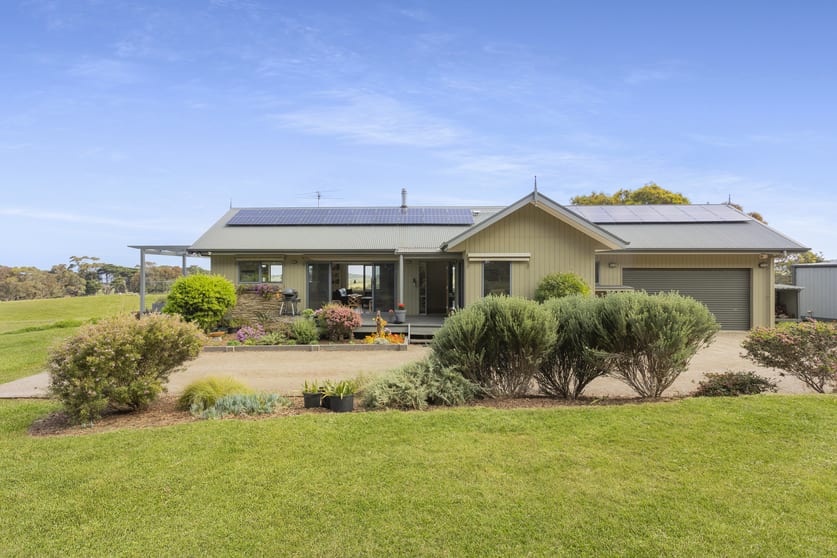 Click to view all images 2090 Mornington-Flinders Road Flinders VIC 3929 - Image 3
