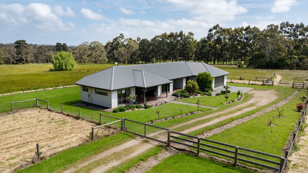 Click to view all images 91 Bittern-Dromana Road Balnarring VIC 3926 - Image 2