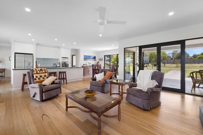 Click to view all images 91 Bittern-Dromana Road Balnarring VIC 3926 - Image 3