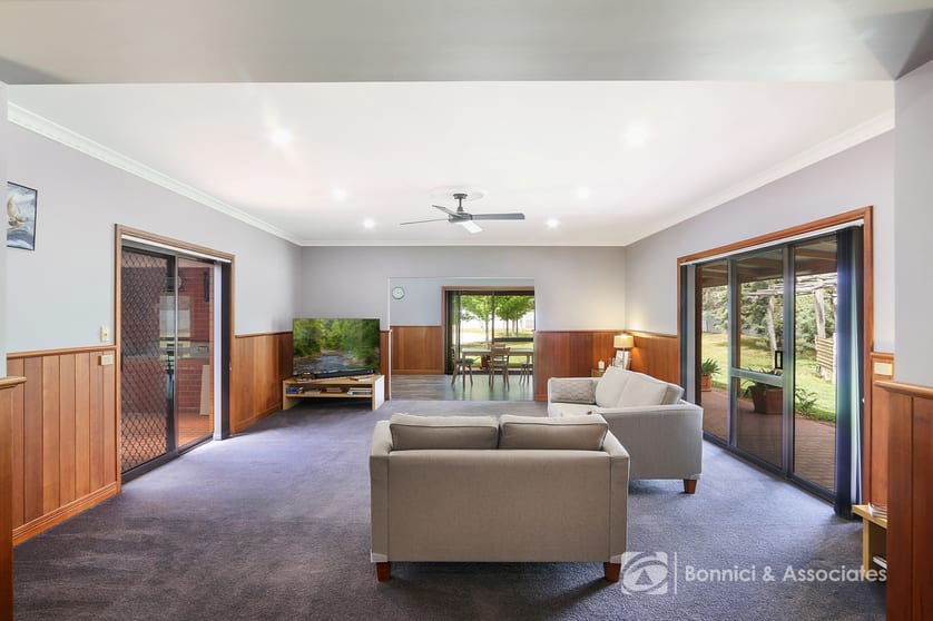 27 Settlers Road Chiltern VIC 3683 - Image 3