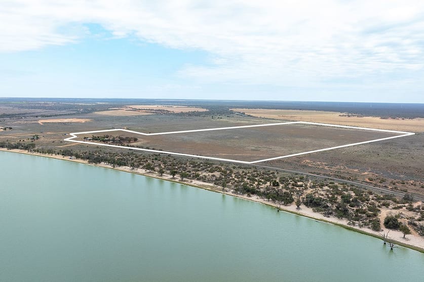 Click to view all images 858 Queen Elizabeth Drive Barmera SA 5345 - Image 3