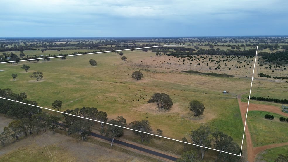 Click to view all images . Powers Creek Road Edenhope VIC 3318 - Image 1