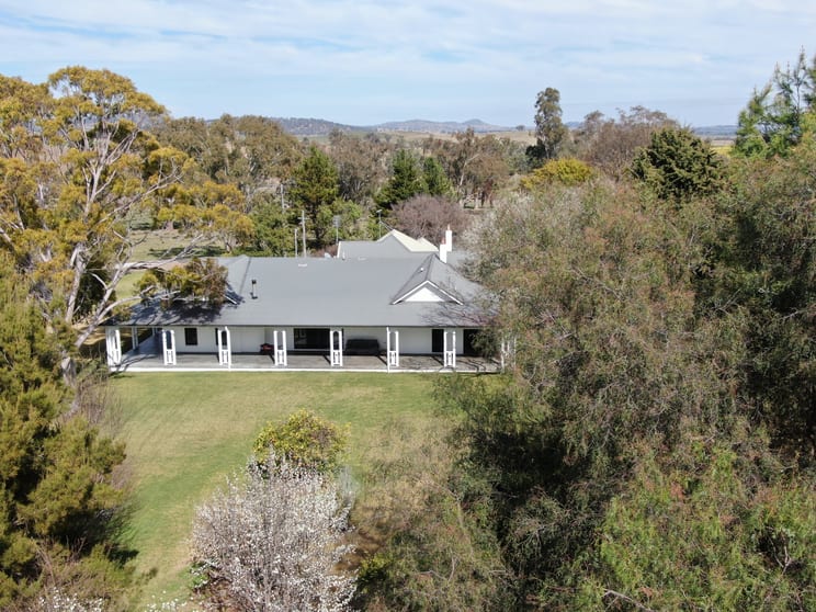 Click to view all images Manilla Road Tamworth NSW 2340 - Image 2