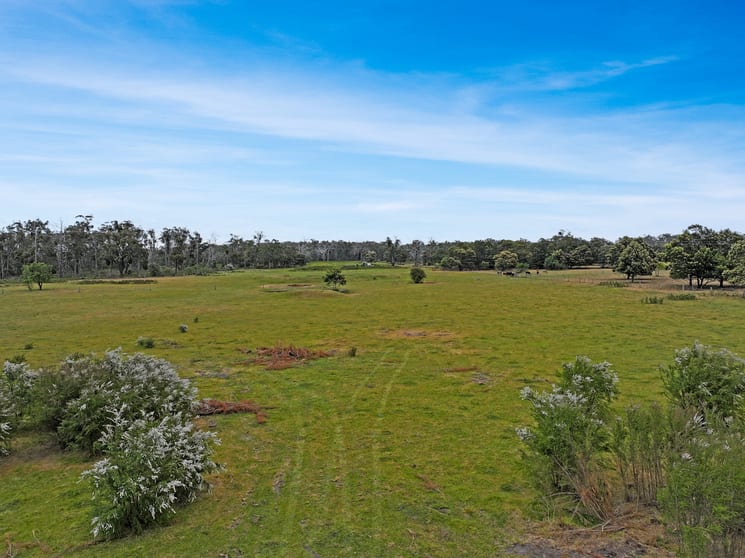 Click to view all images 1/5533 South Gippsland Highway Stradbroke VIC 3851 - Image 3