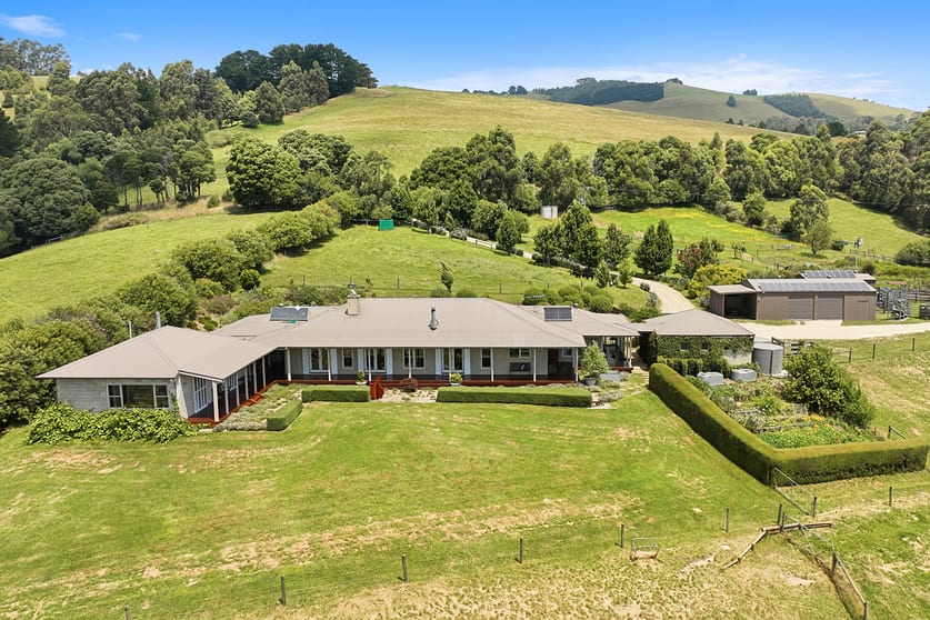 Click to view all images 426 Yarragon Leongatha Road Yarragon VIC 3823 - Image 2