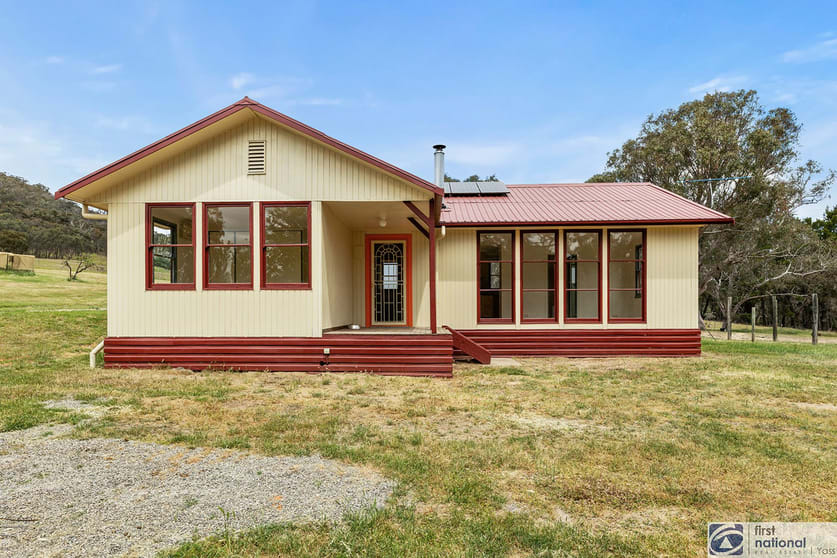 Click to view all images 31 Common Road Bowning NSW 2582 - Image 3