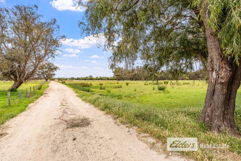 Click to view all images 149 Runnymede Road Binningup WA 6233 - Image 3