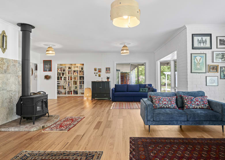 Click to view all images 40 Peppin Drive Bonnie Doon VIC 3720 - Image 2