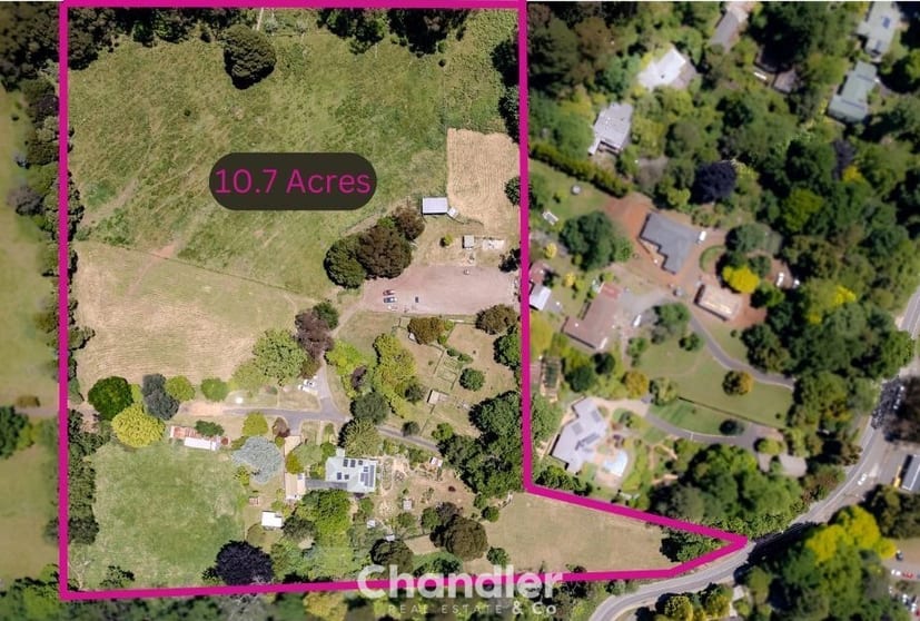 Click to view all images 88 Kallista-Emerald Road The Patch VIC 3792 - Image 2